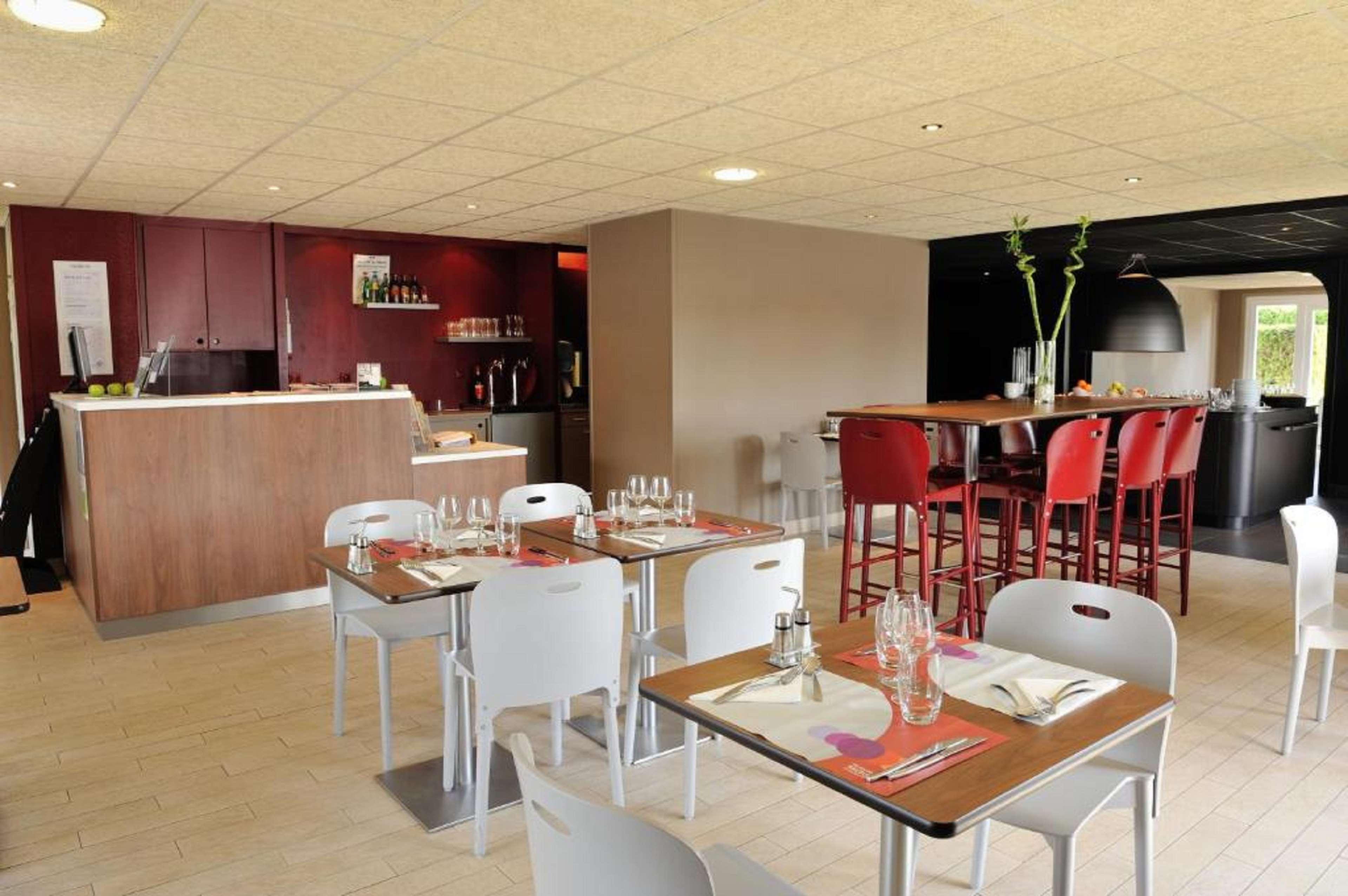 Campanile Grenoble Sud - Seyssins Hotel Exterior photo